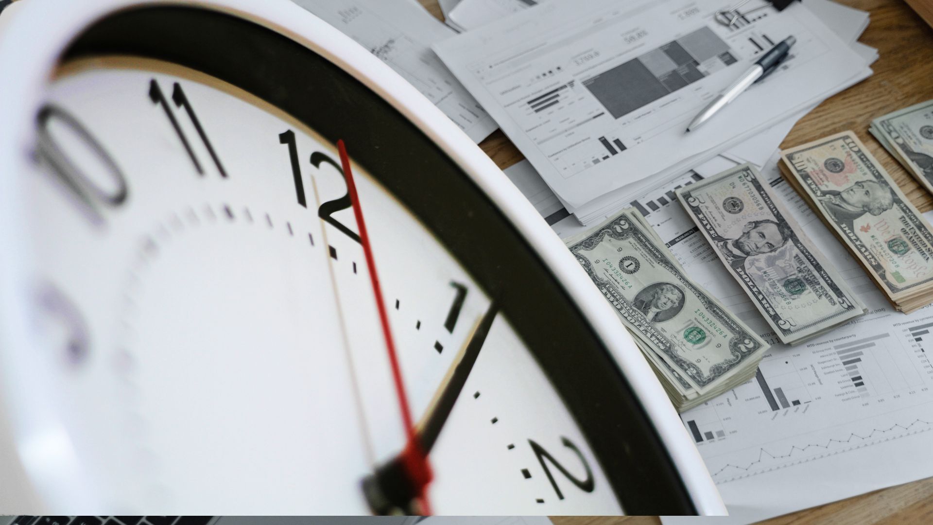 The Payroll-Time Tracking Combo: Why It’s Crucial for Compliance